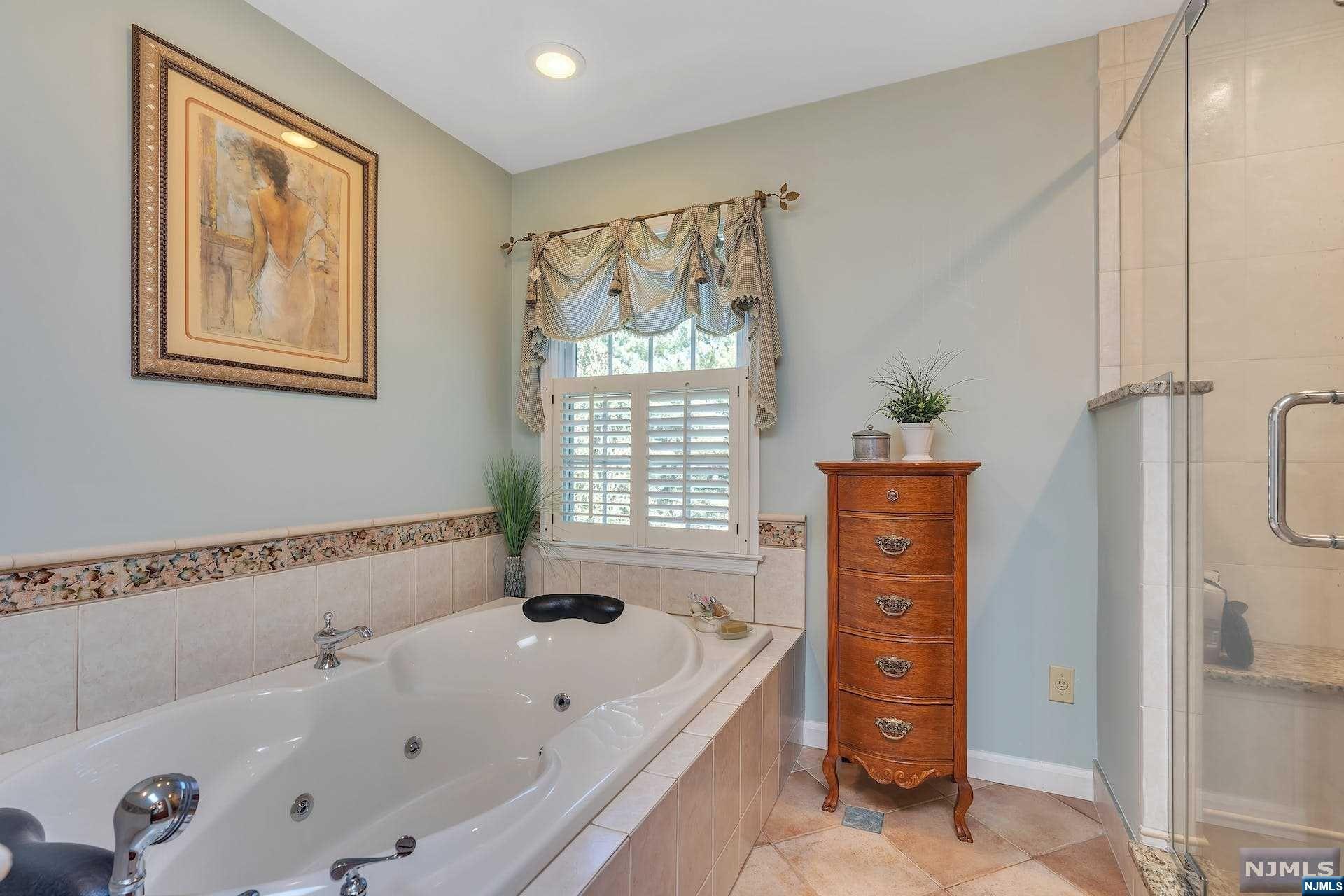 372 Carriage Lane