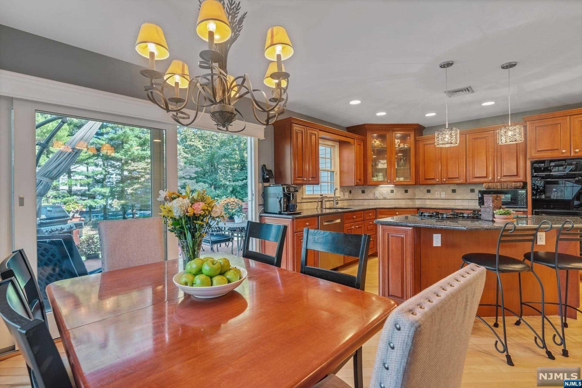372 Carriage Lane