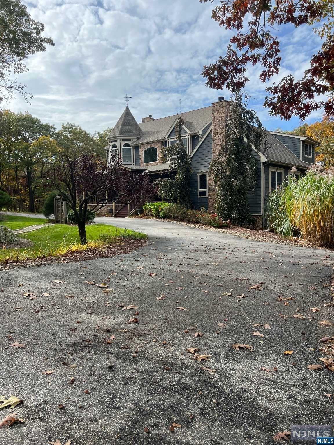 28 Hidden Valley Drive