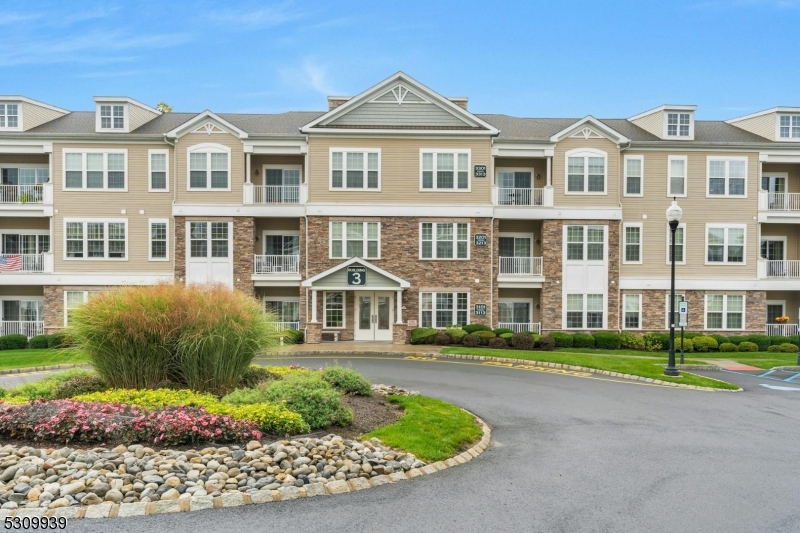 3310 Pierce Ln 310