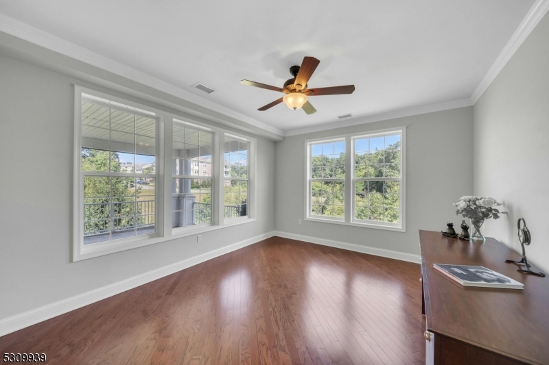 3310 Pierce Ln 310