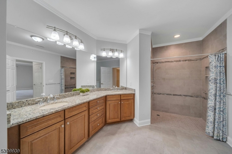 3310 Pierce Ln 310