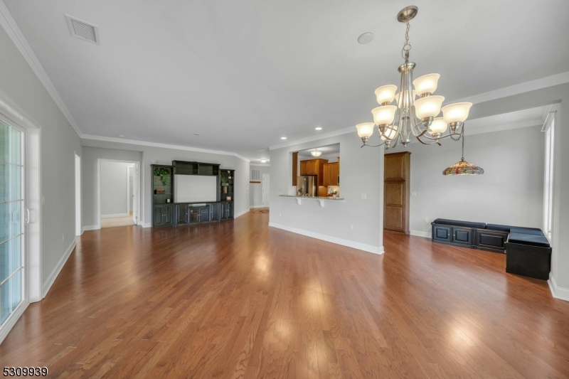 3310 Pierce Ln 310