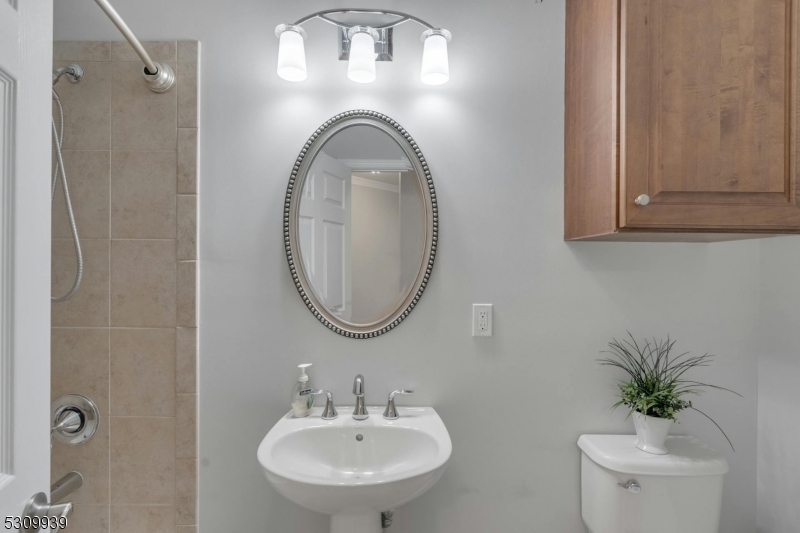 3310 Pierce Ln 310