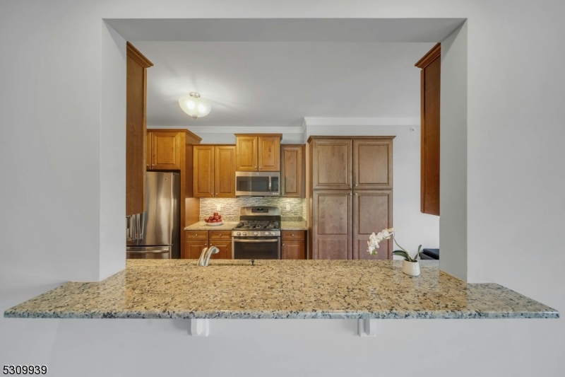 3310 Pierce Ln 310