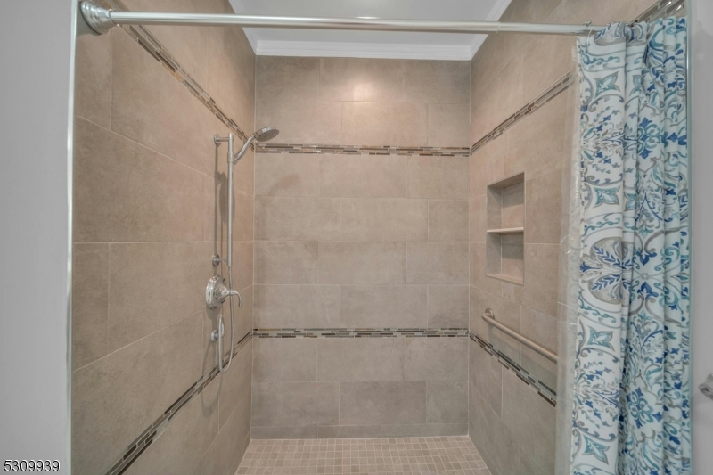 3310 Pierce Ln 310