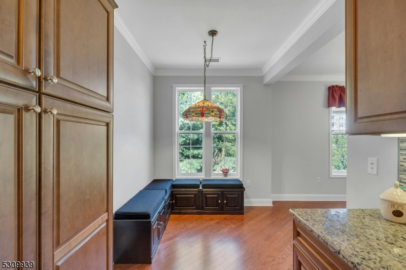 3310 Pierce Ln 310