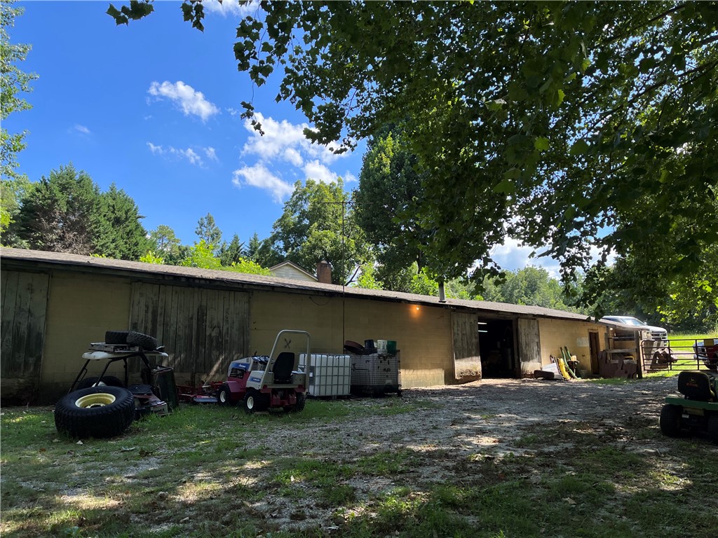 940 Burnt Tanyard Road