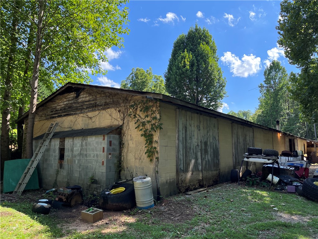 940 Burnt Tanyard Road