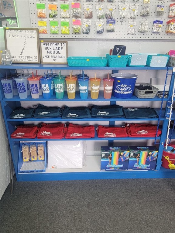 1147 Jets Landing Road