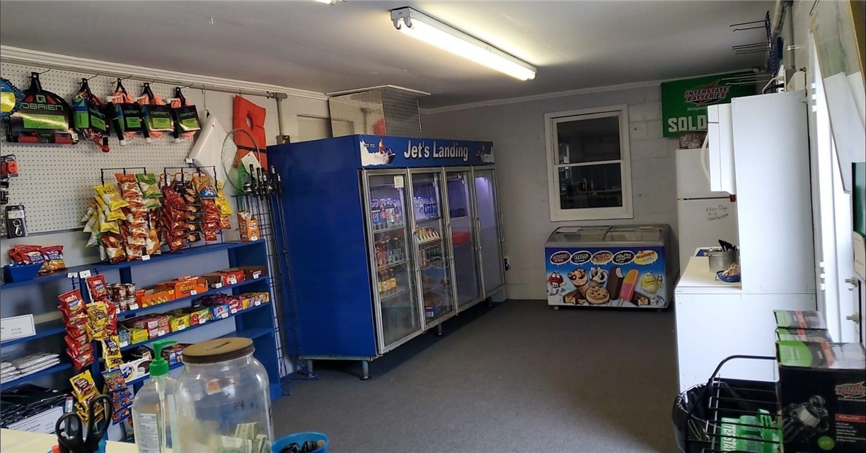 1147 Jets Landing Road