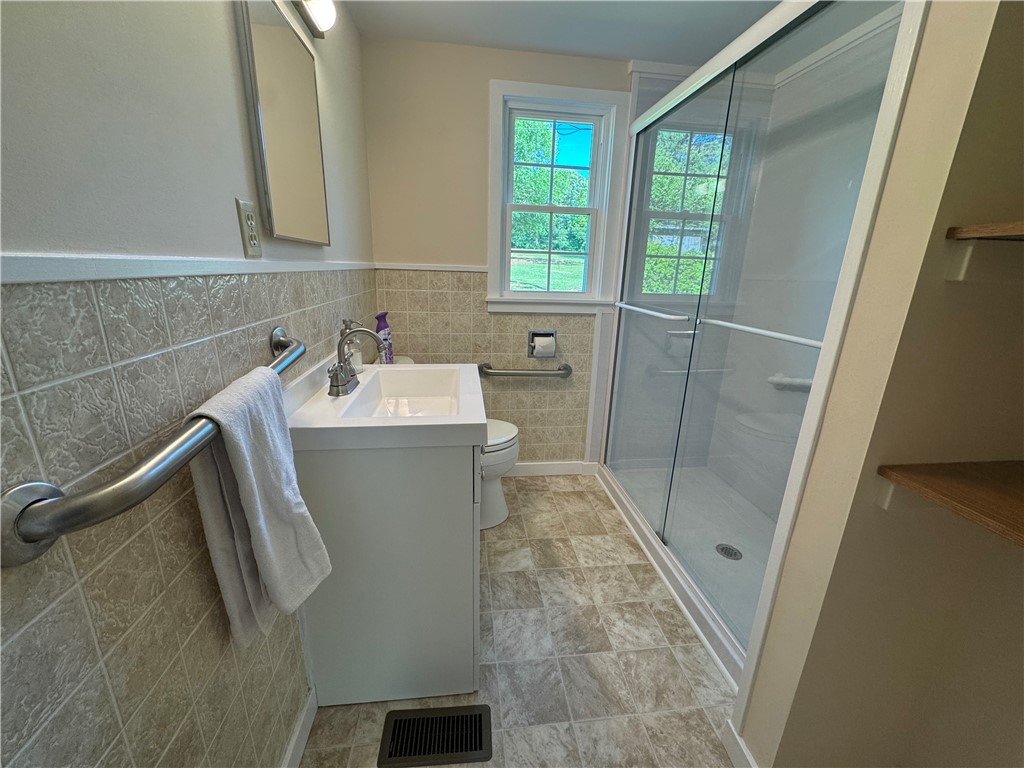 566 W Pine Grove Road