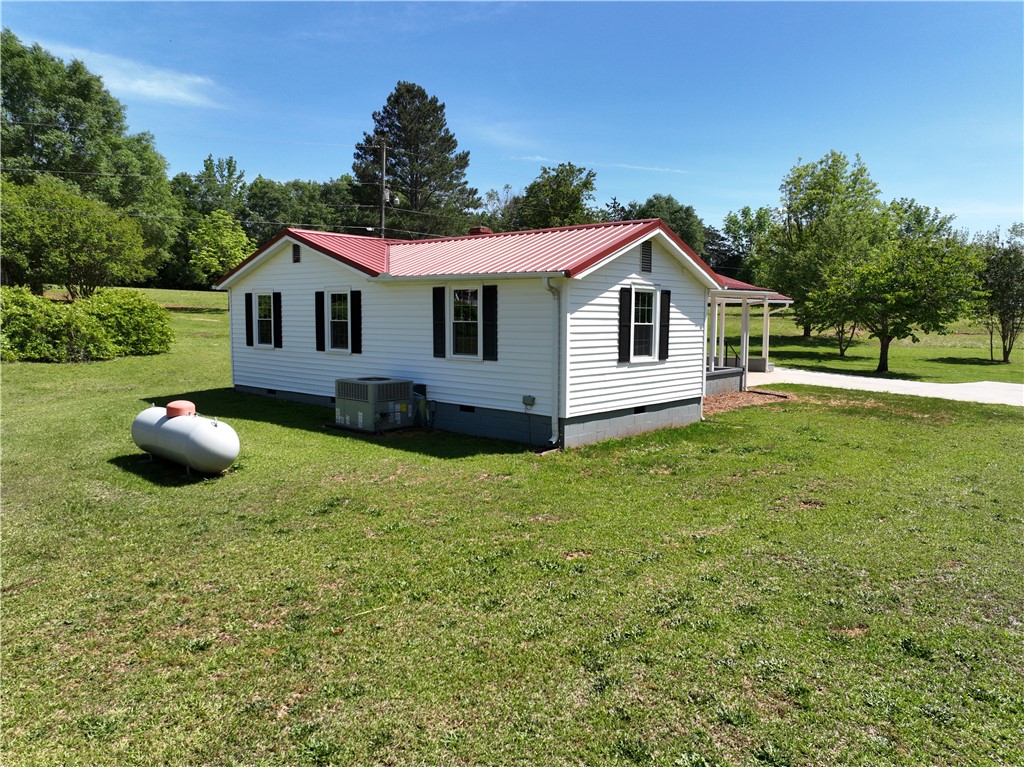 566 W Pine Grove Road