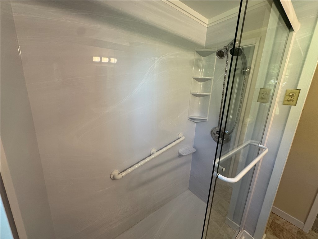 566 W Pine Grove Road