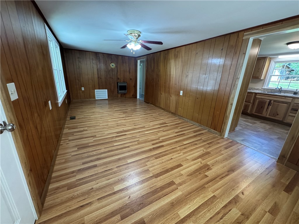 566 W Pine Grove Road