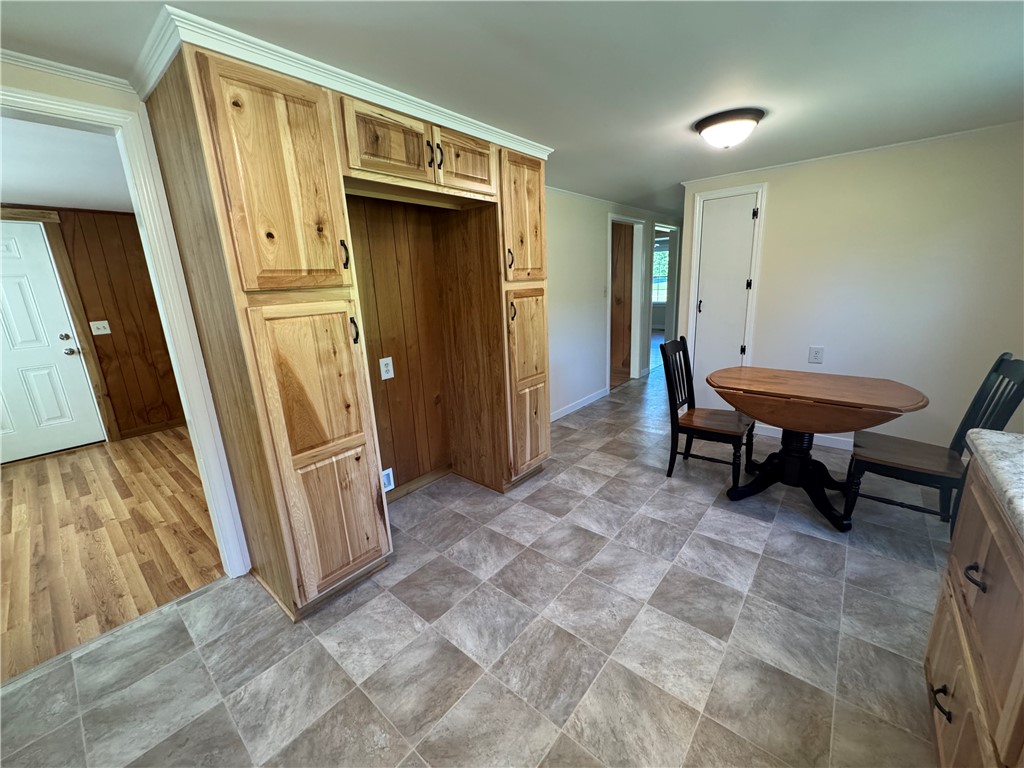 566 W Pine Grove Road