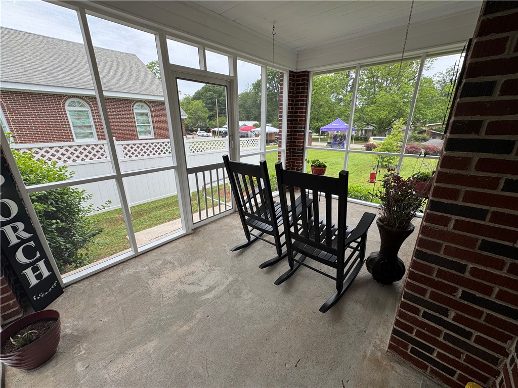 422 E Savannah Street