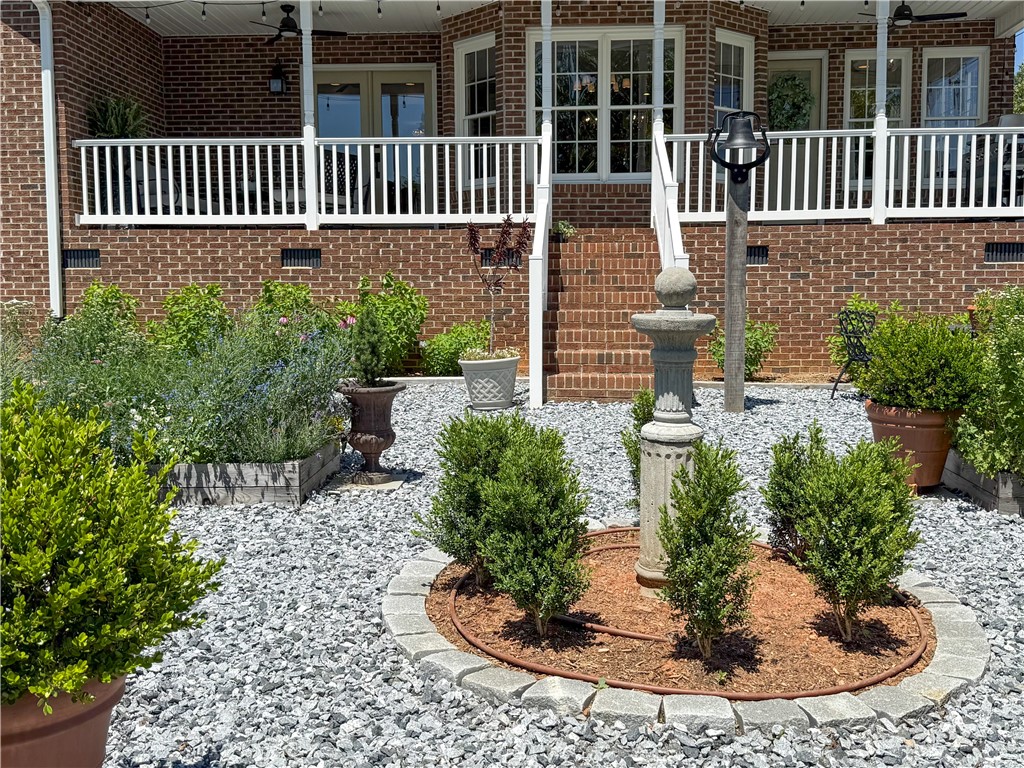 6050 Cross Anchor Road