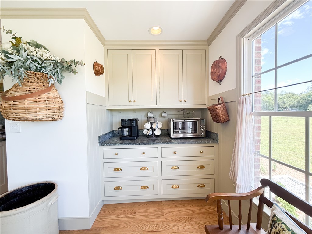 6050 Cross Anchor Road