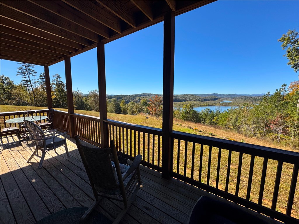 284 River Road