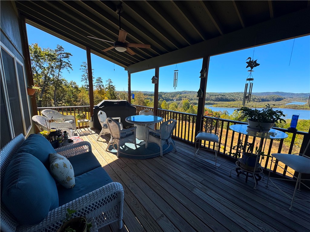 284 River Road