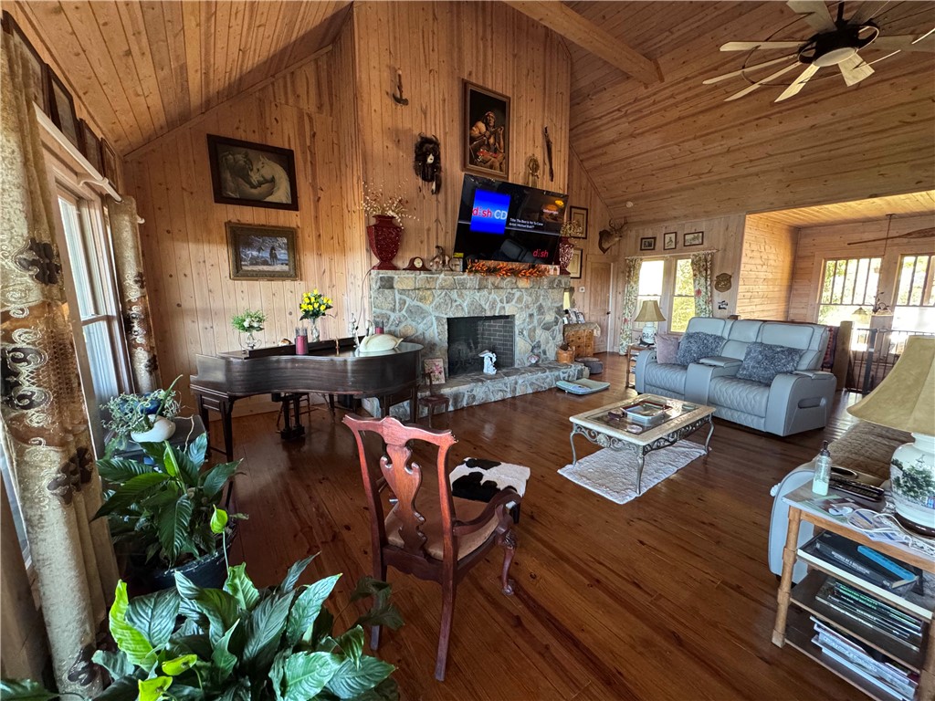 284 River Road