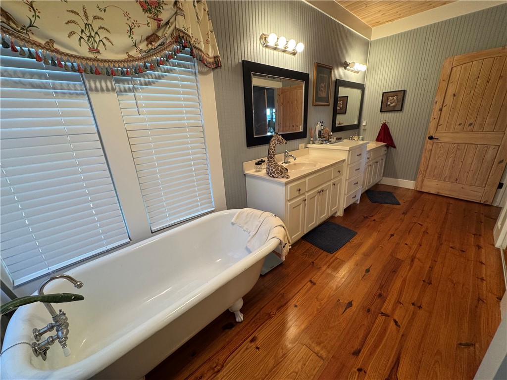 284 River Road