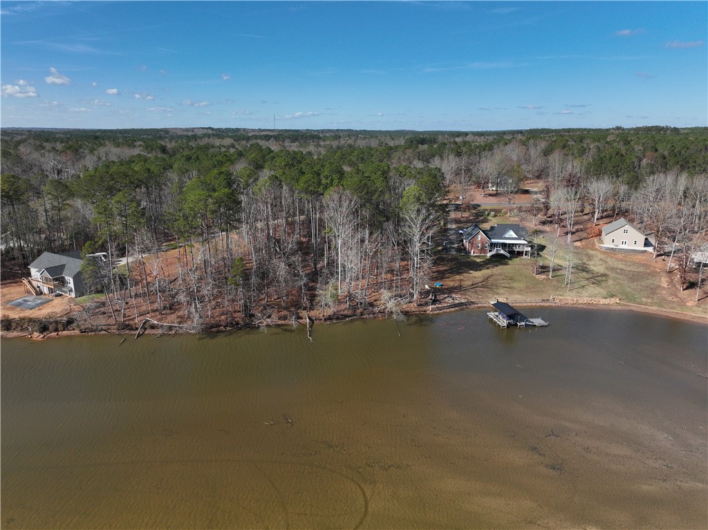 82 E Commodore Drive