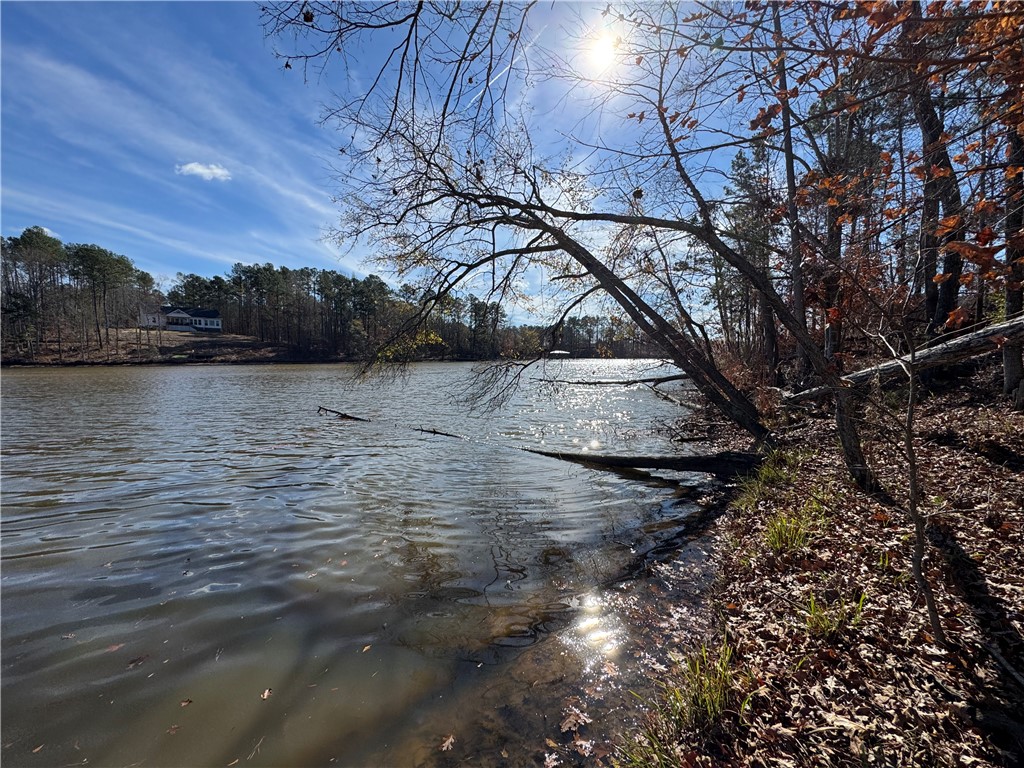 82 E Commodore Drive