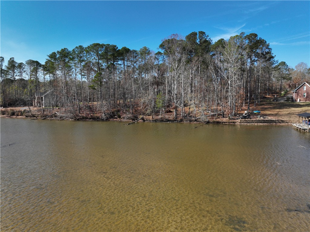 82 E Commodore Drive