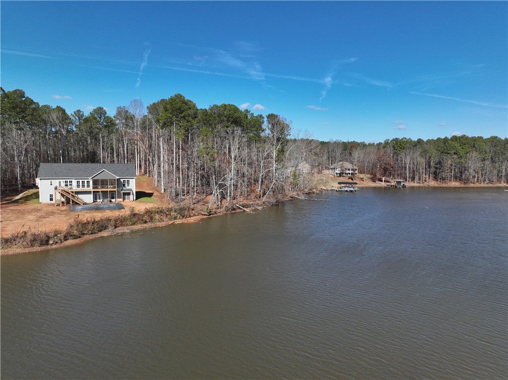 82 E Commodore Drive