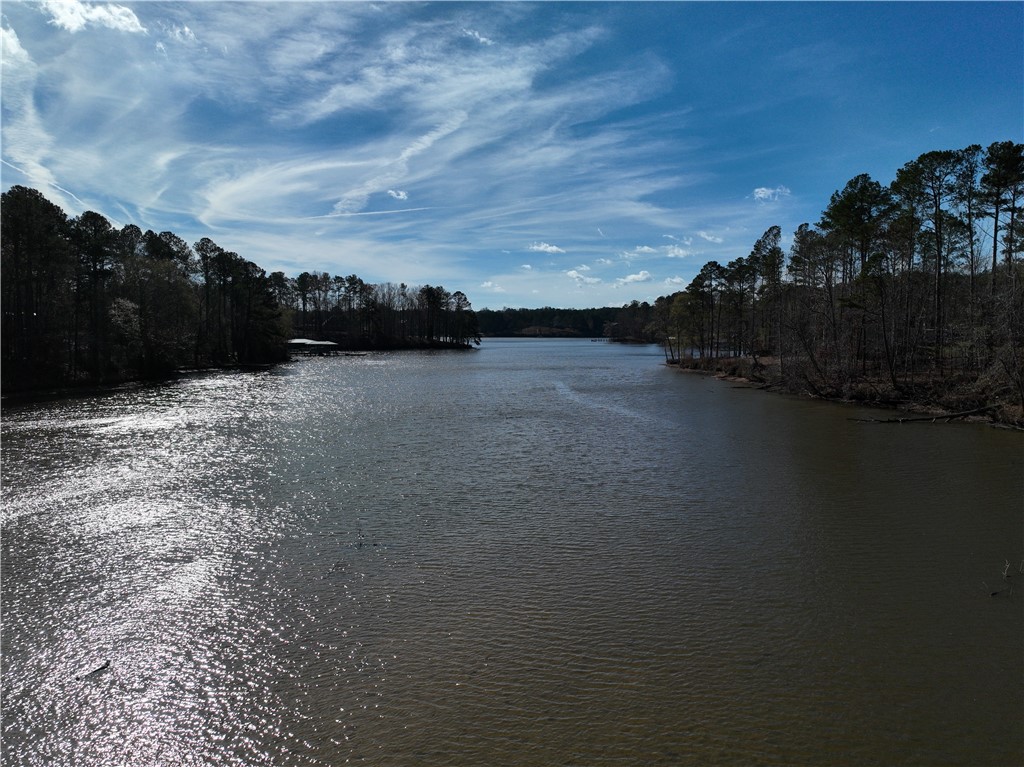 82 E Commodore Drive