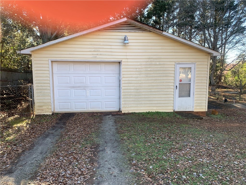 201 Knollwood Drive