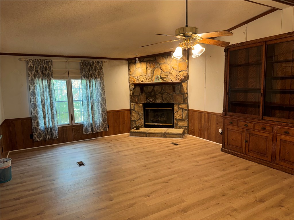 322 Lakeview Drive