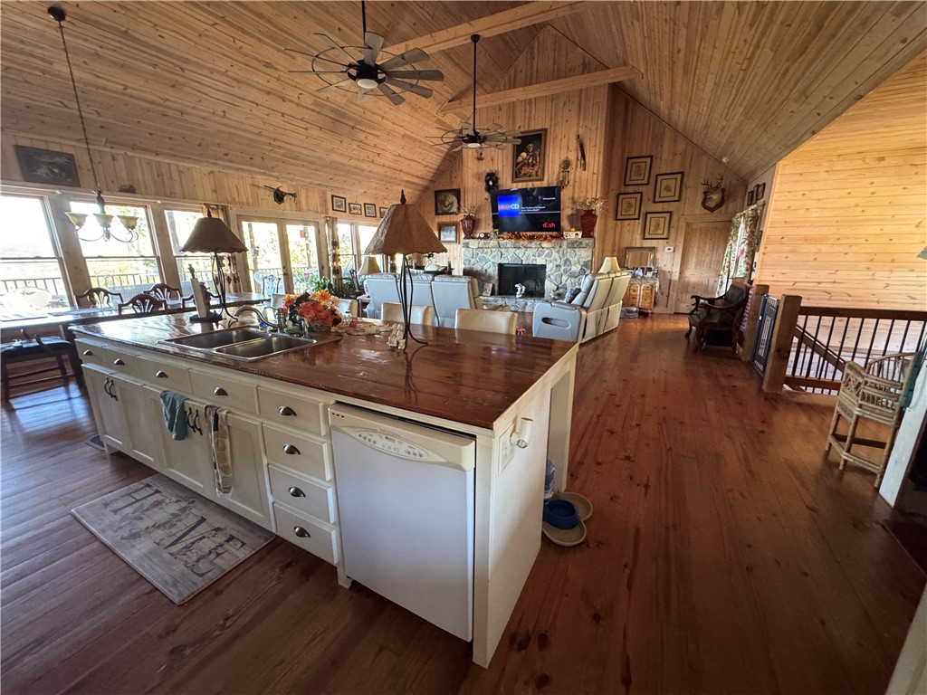284 River Road