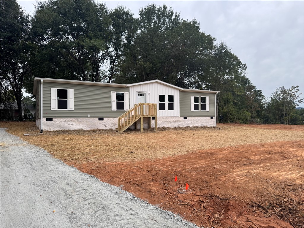 10 Lakeside Drive