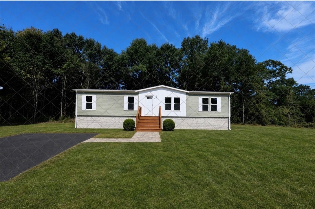 10 Lakeside Drive