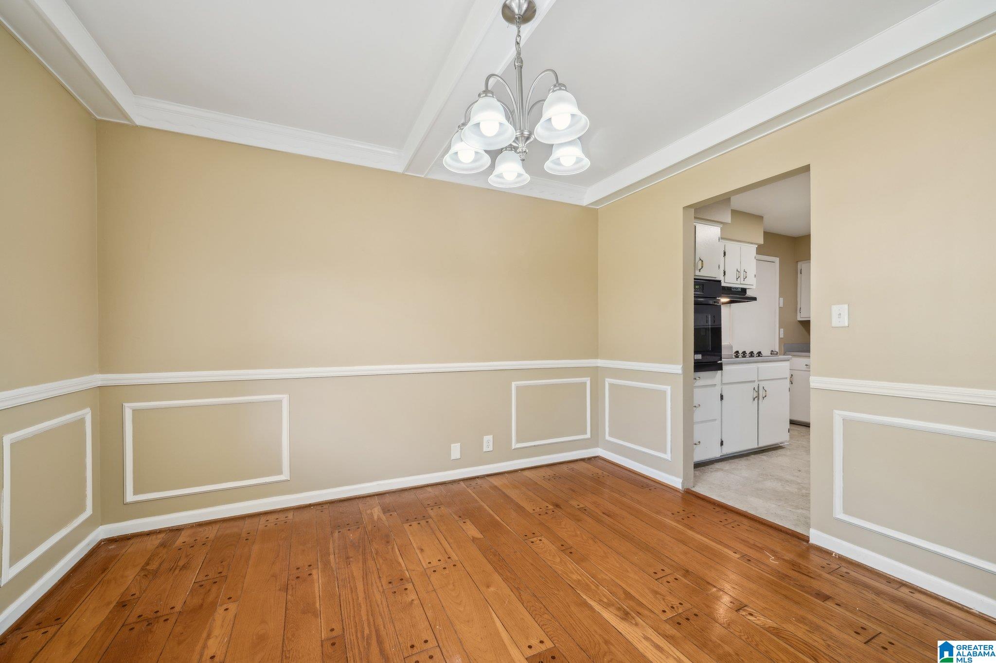 649 ROEBUCK CIRCLE