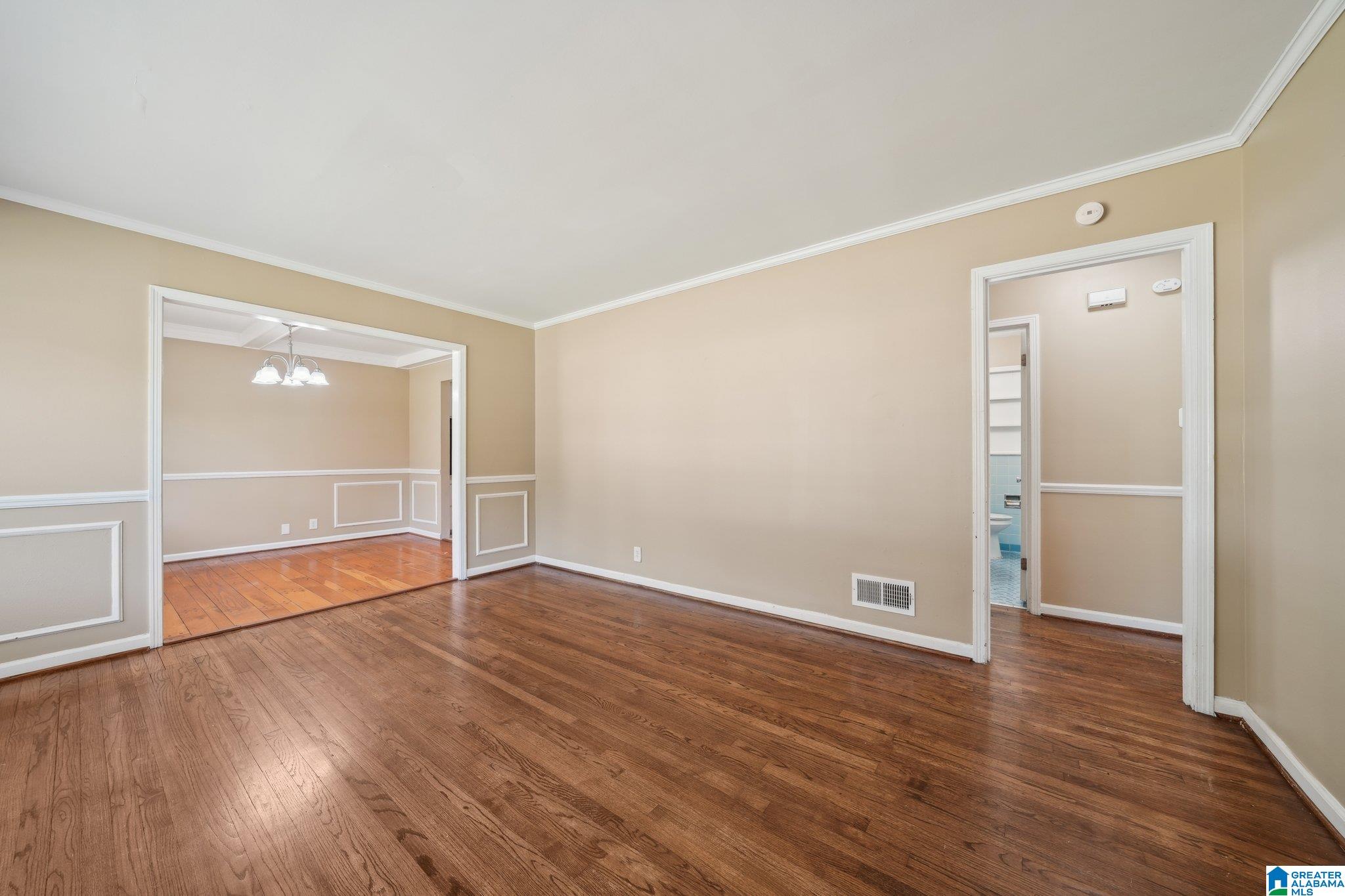 649 ROEBUCK CIRCLE