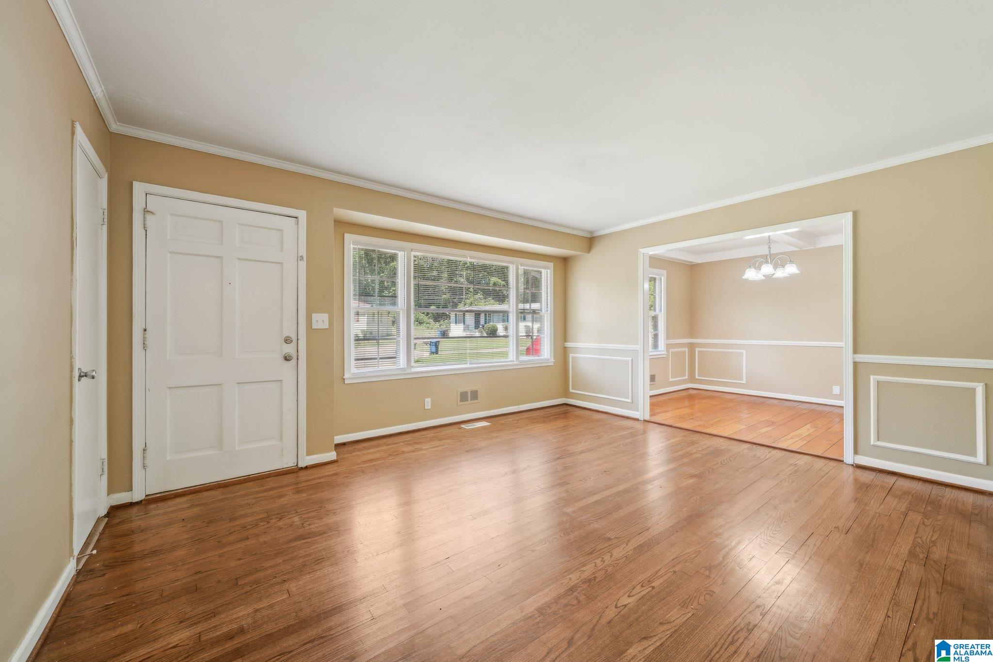649 ROEBUCK CIRCLE