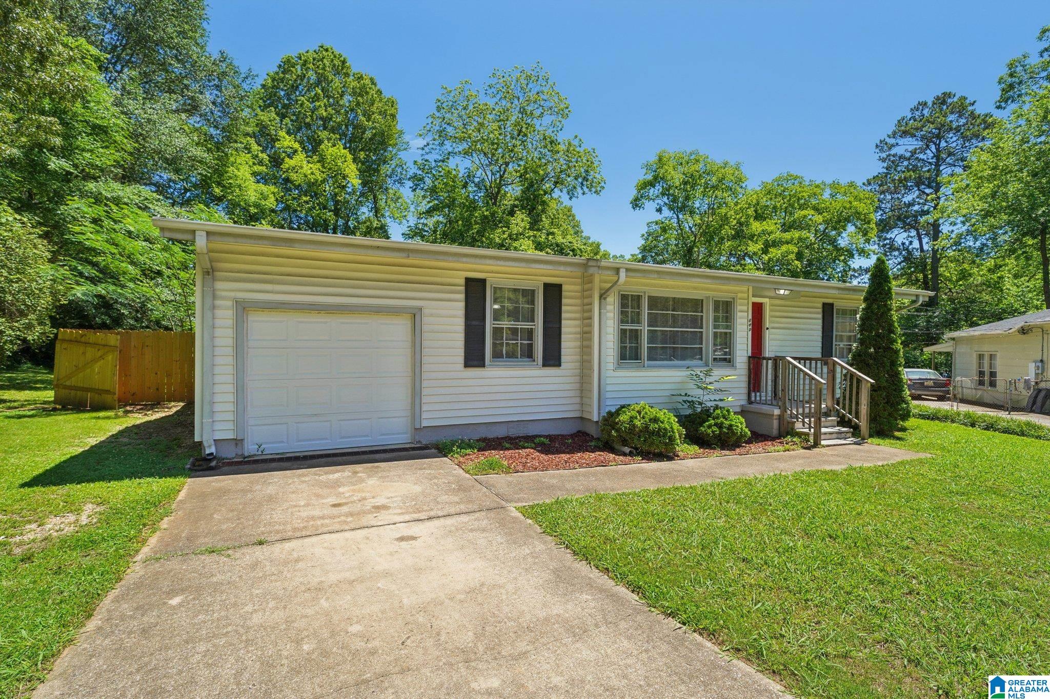 649 ROEBUCK CIRCLE