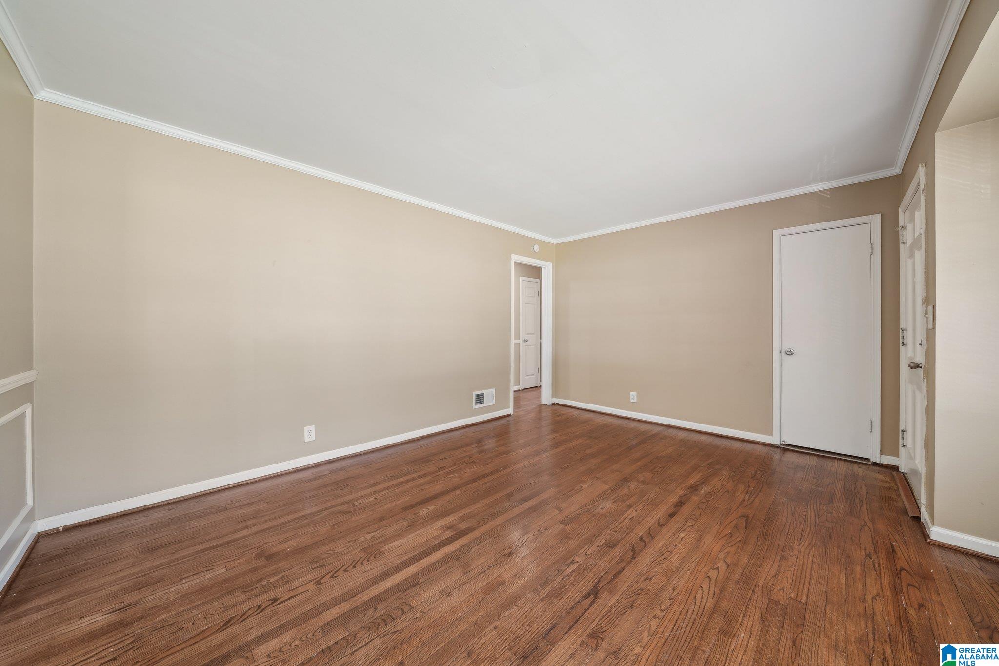 649 ROEBUCK CIRCLE