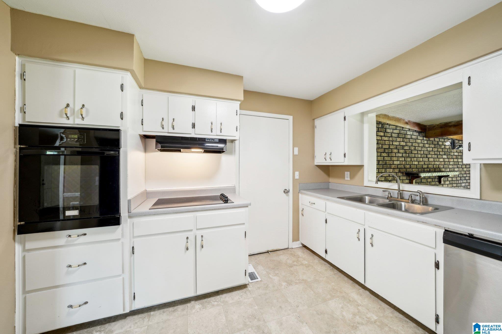 649 ROEBUCK CIRCLE