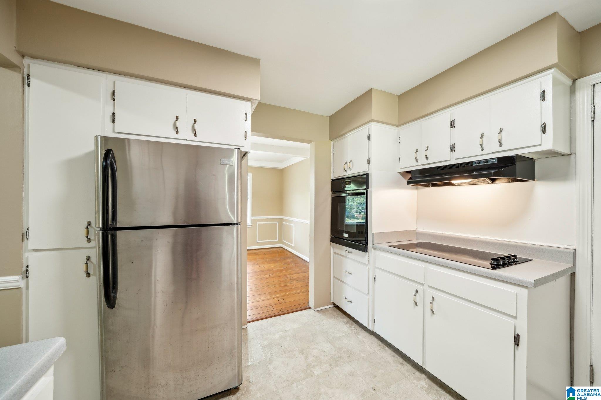 649 ROEBUCK CIRCLE