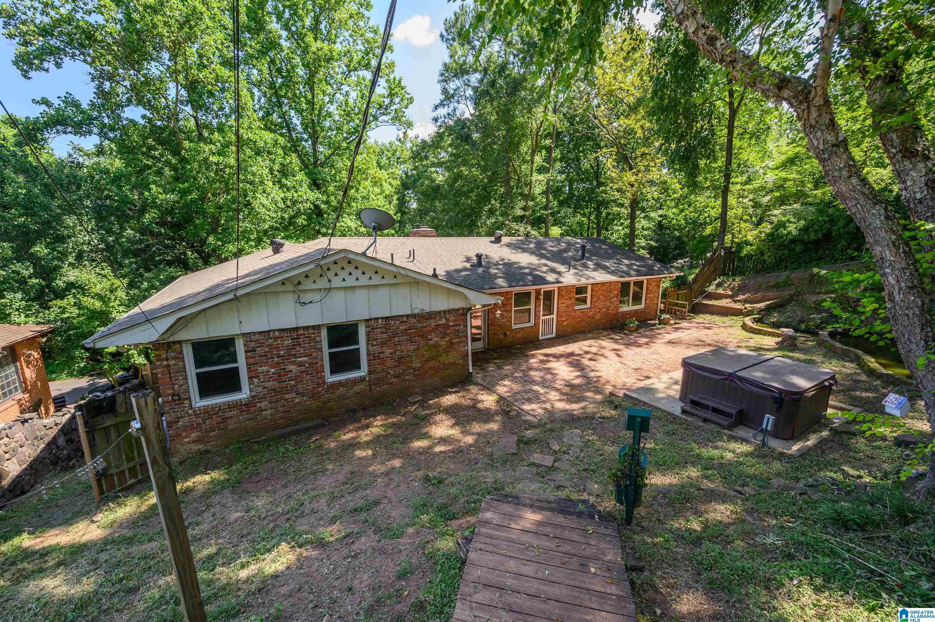 5812 SOUTHCREST ROAD