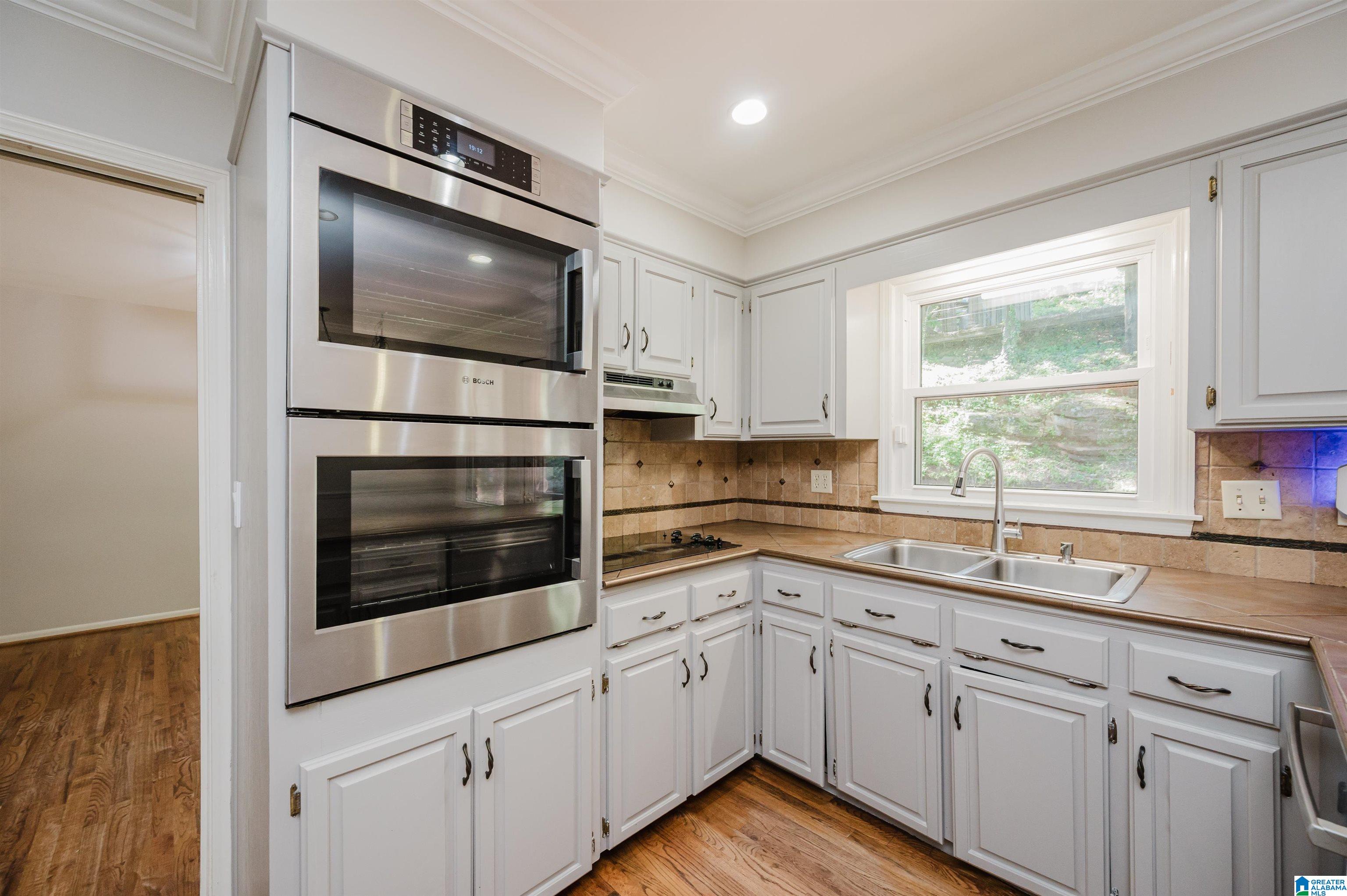 5812 SOUTHCREST ROAD