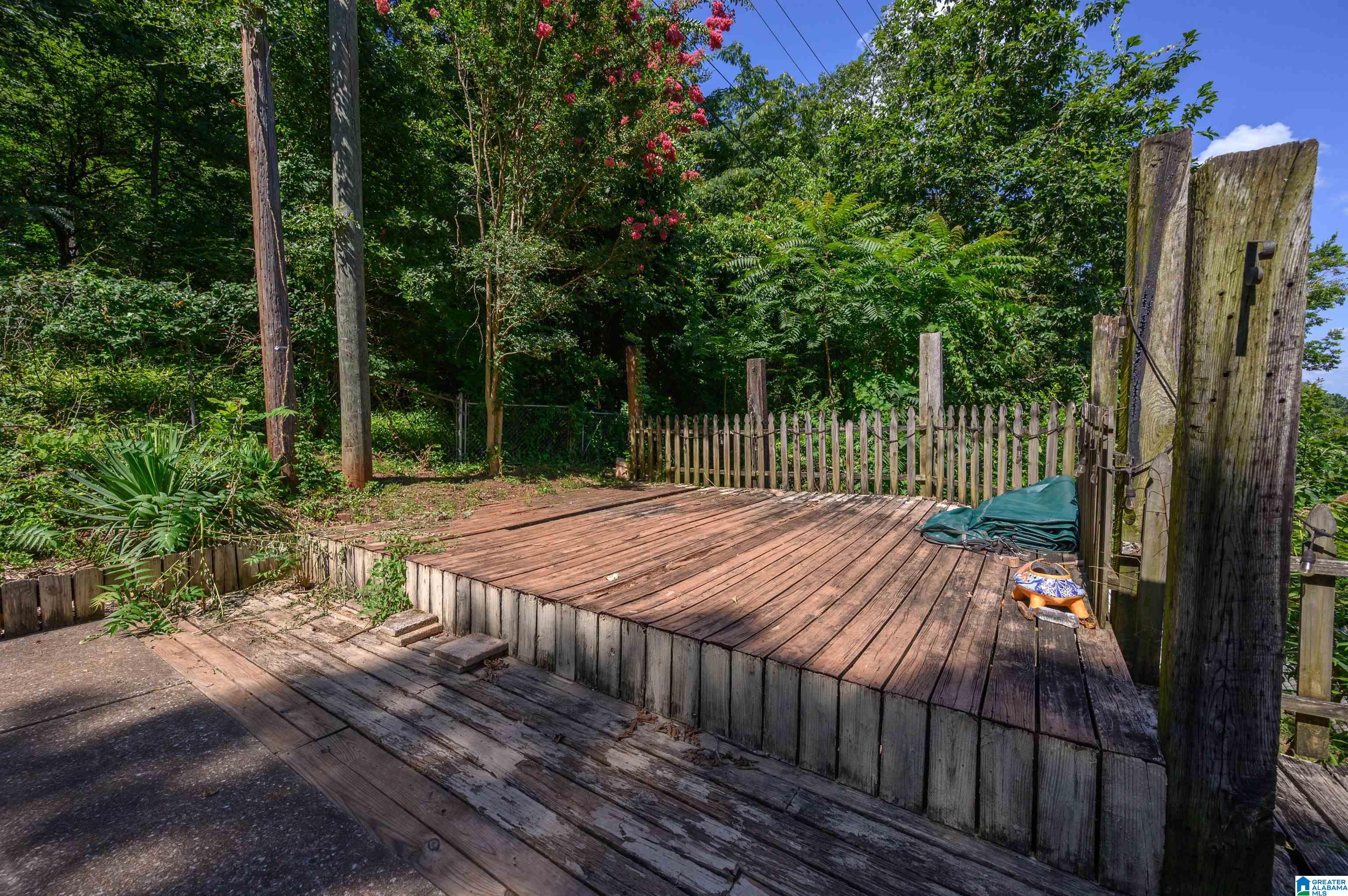 5812 SOUTHCREST ROAD