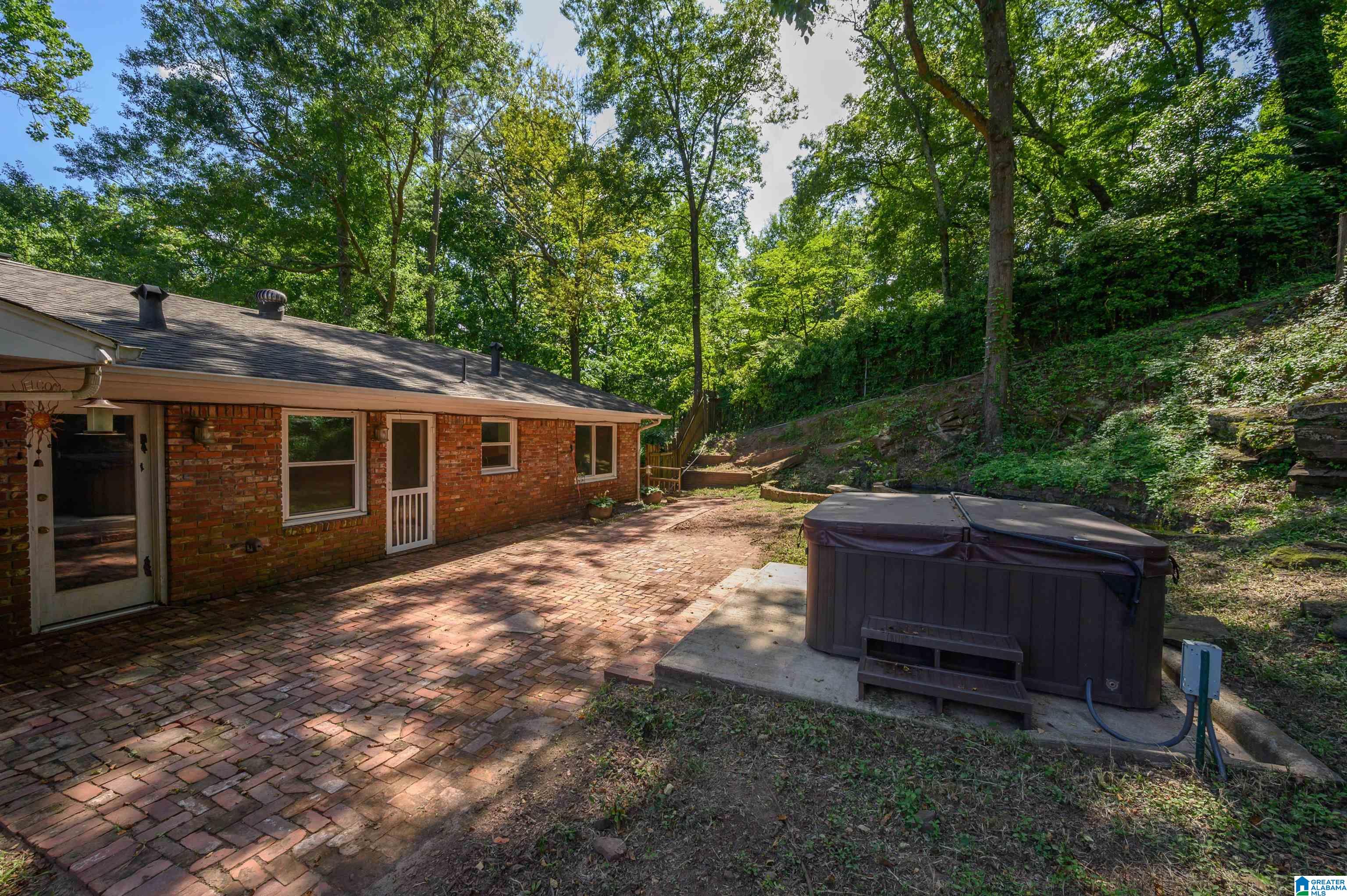 5812 SOUTHCREST ROAD