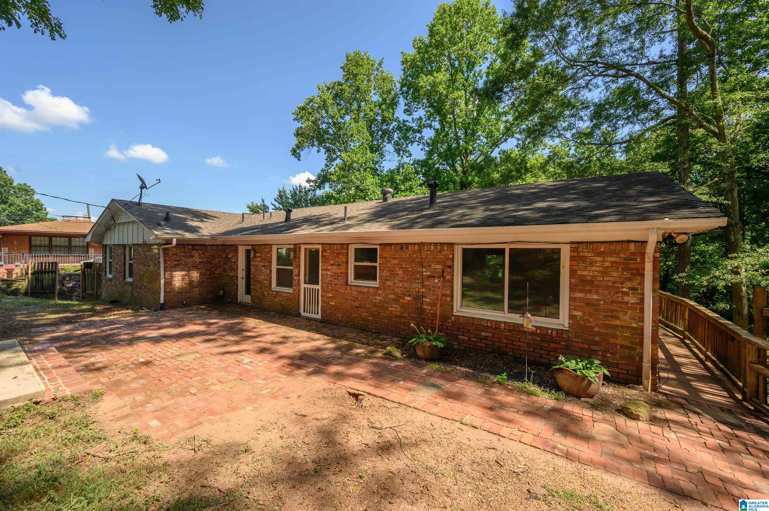 5812 SOUTHCREST ROAD