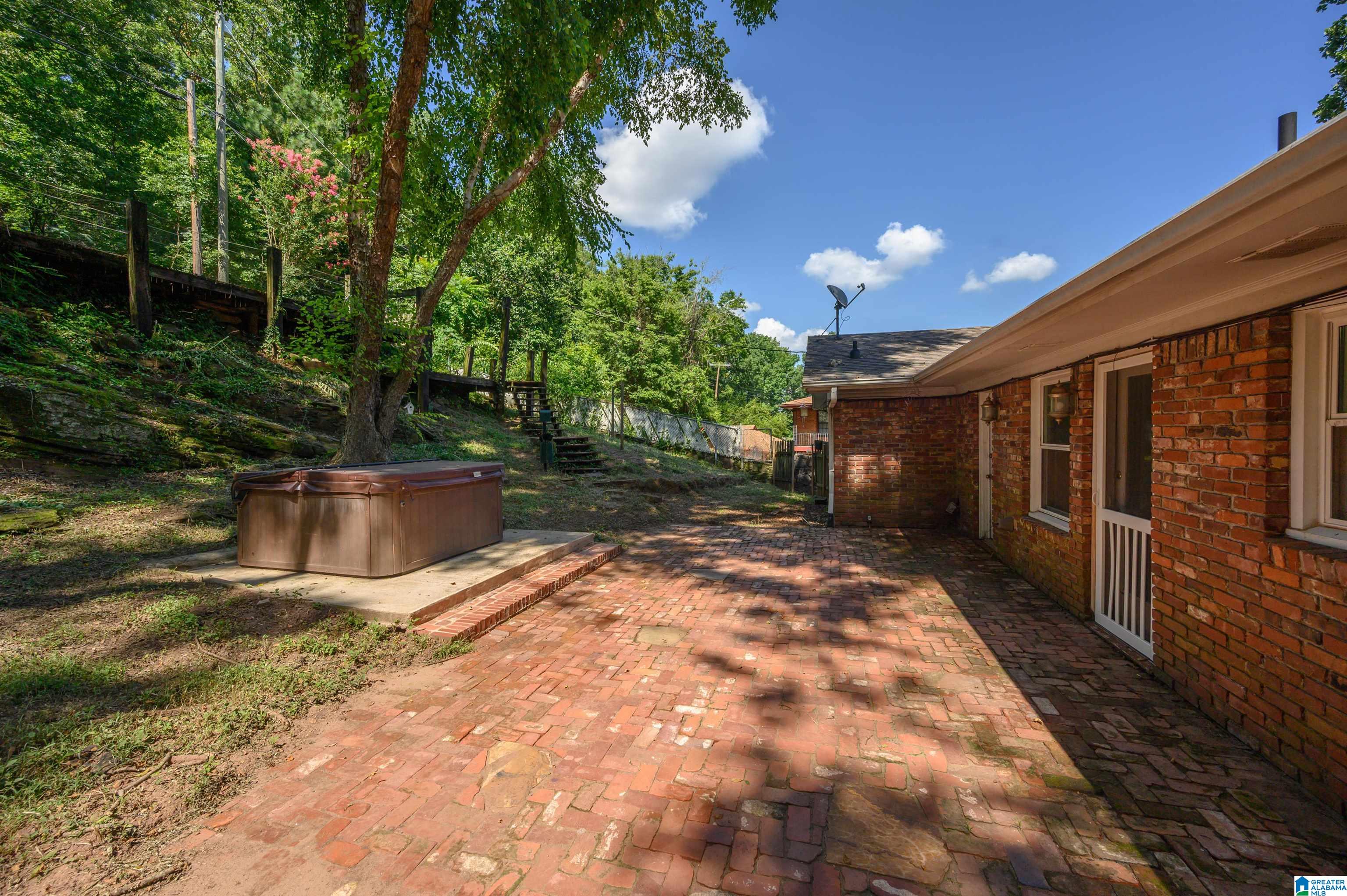 5812 SOUTHCREST ROAD